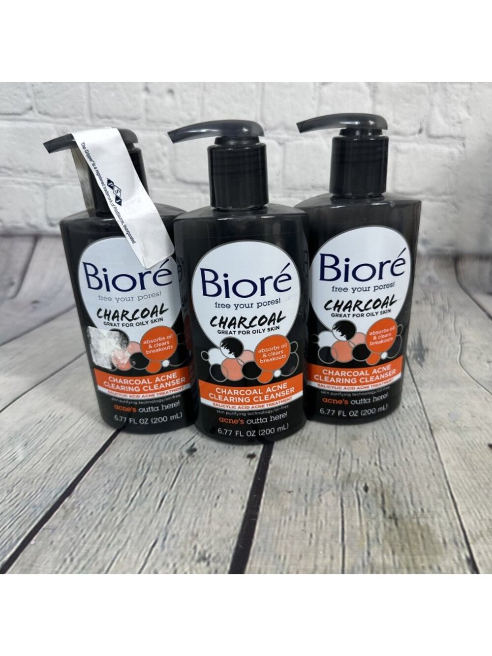 3-Biore Charcoal Acne Clearing Cleanser w/ Salicylic Acid 6.77ox Oily Skin.